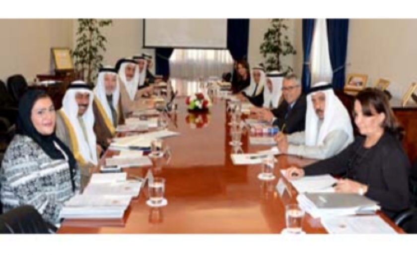 Mohammed bin Mubarak chairs Isa Award meeting